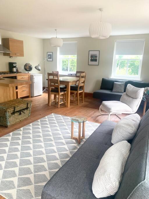 Delightful Ely House Bright And Warm With Cathedral View Apartman Kültér fotó