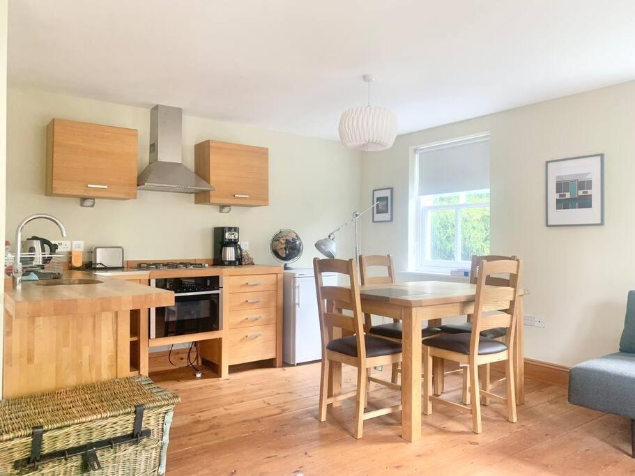 Delightful Ely House Bright And Warm With Cathedral View Apartman Kültér fotó