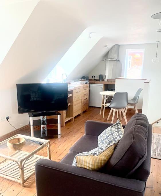Delightful Ely House Bright And Warm With Cathedral View Apartman Kültér fotó