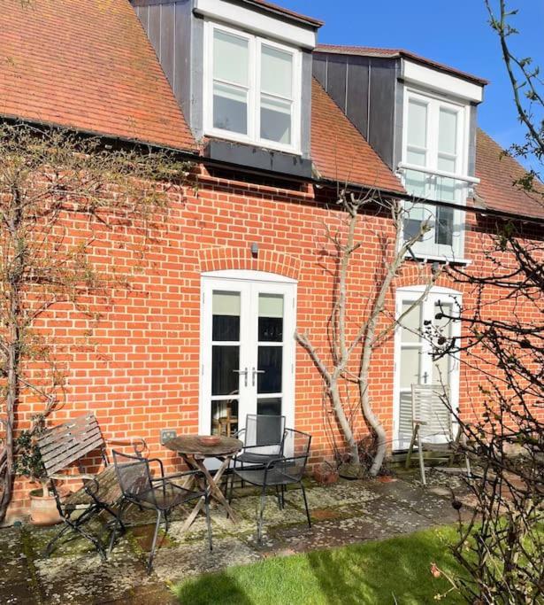 Delightful Ely House Bright And Warm With Cathedral View Apartman Kültér fotó